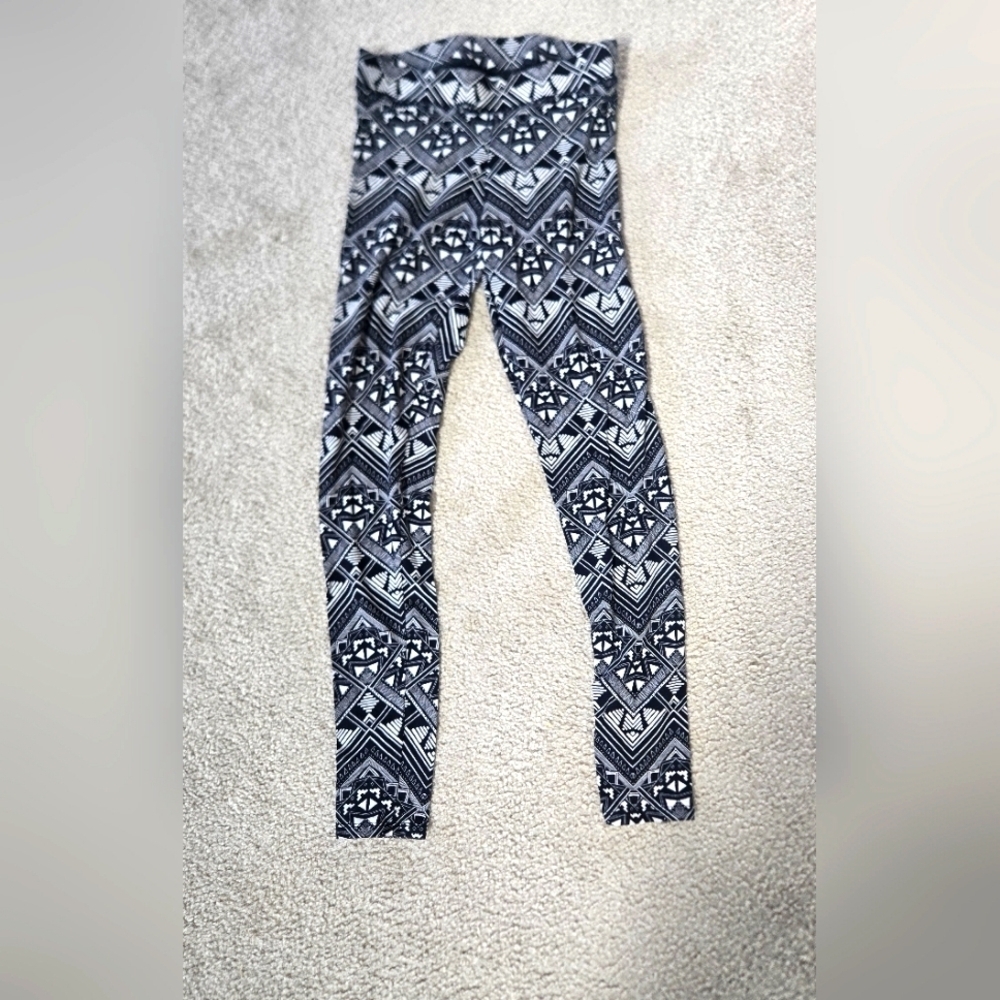 VS PINK Aztec Print Leggings Size Small